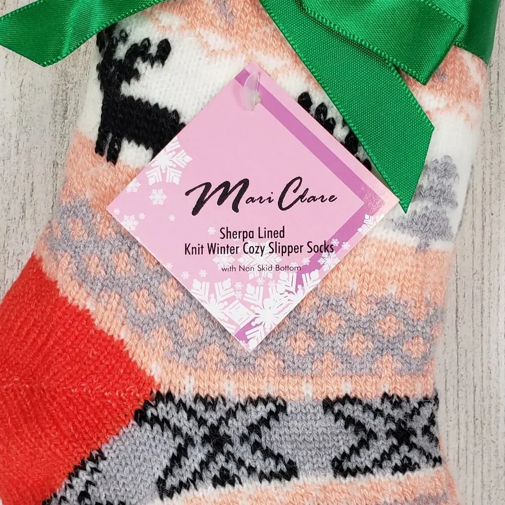 NWT Mari Clare Sherpa Lined Knit Winter Reindeer Design No-Slip Slipper Socks